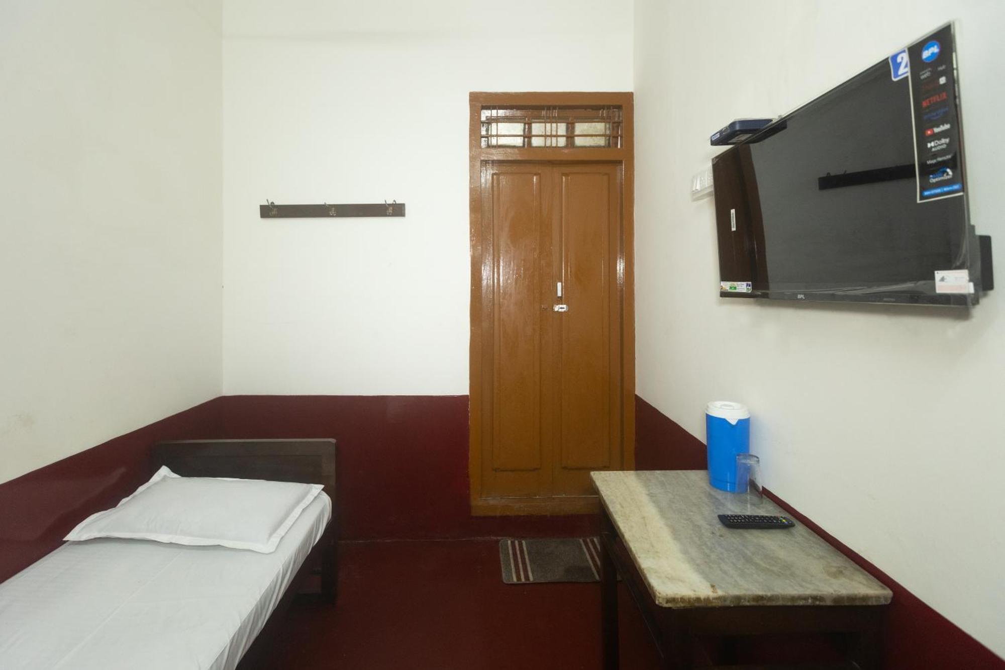 Sri Ramakrishna Hotel Bangalore Exterior photo
