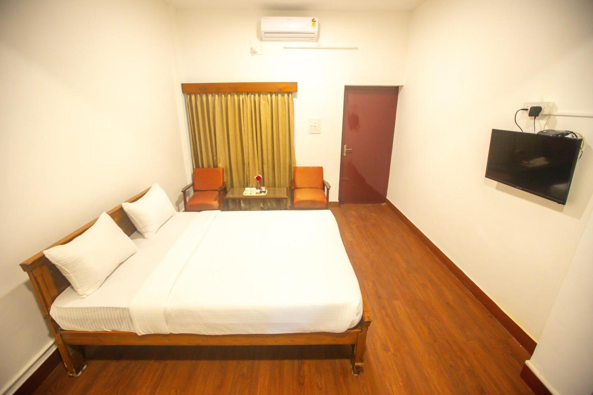 Sri Ramakrishna Hotel Bangalore Exterior photo