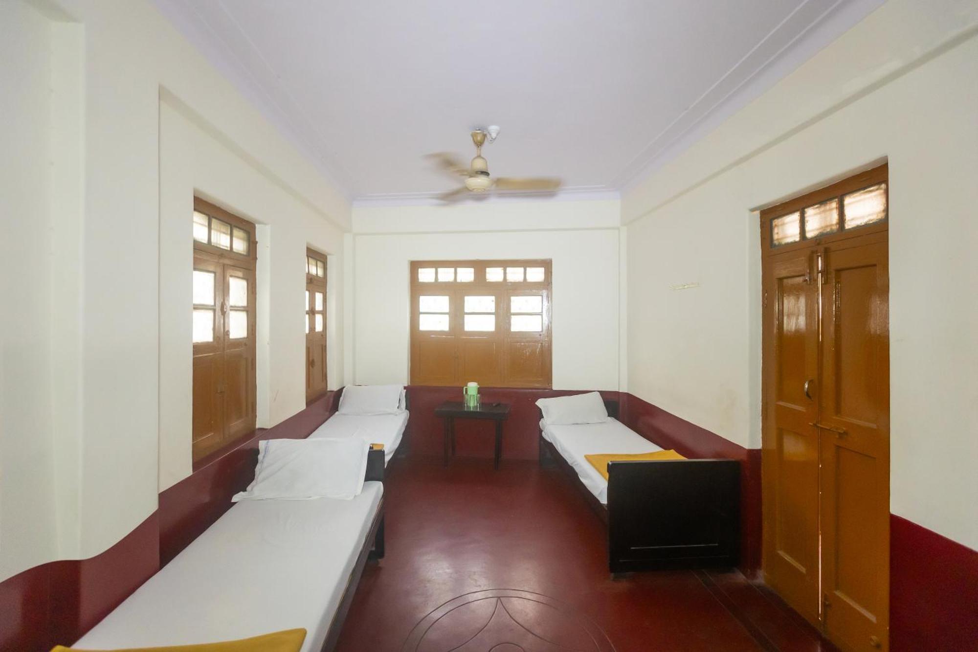 Sri Ramakrishna Hotel Bangalore Exterior photo