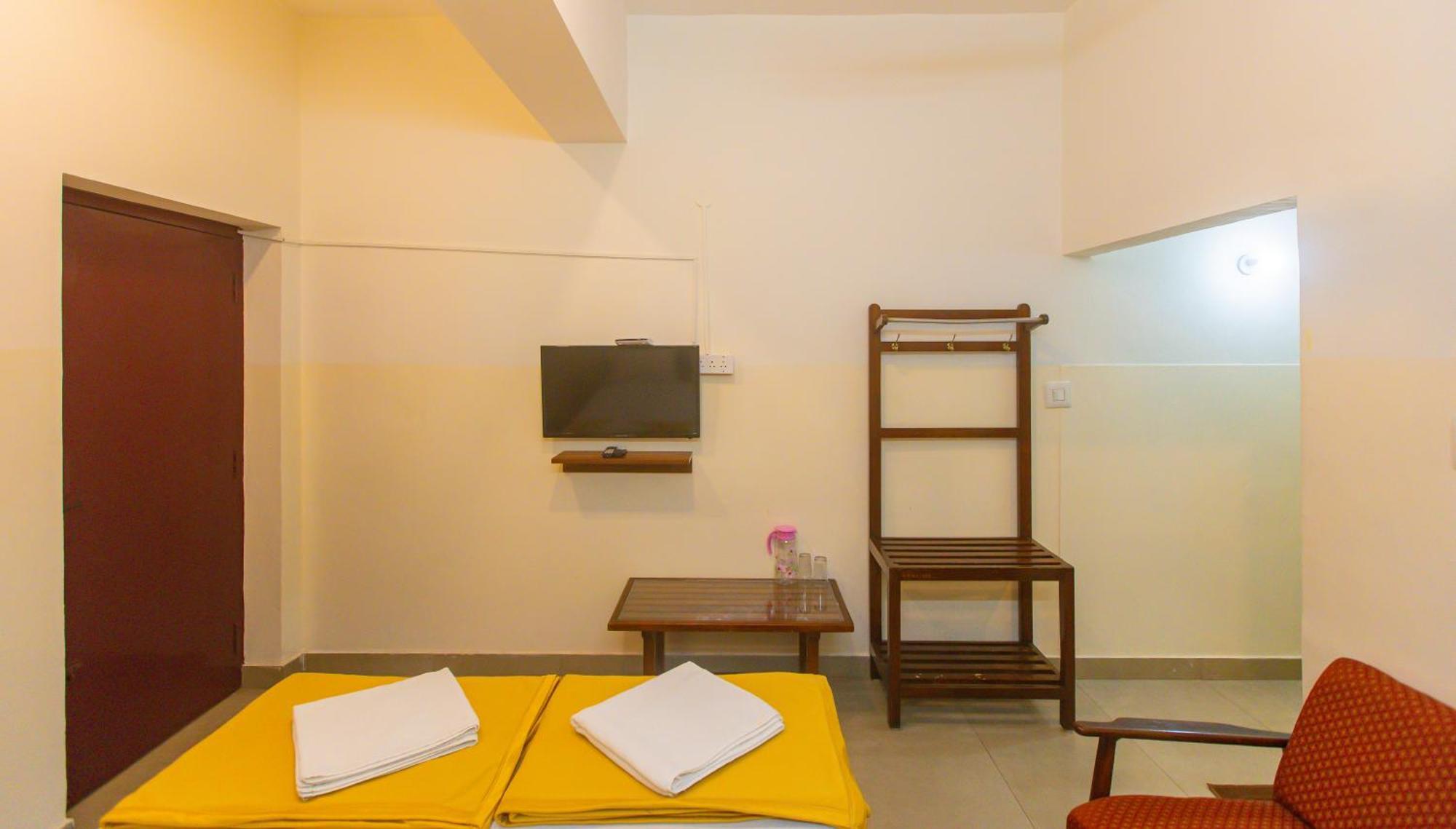 Sri Ramakrishna Hotel Bangalore Exterior photo