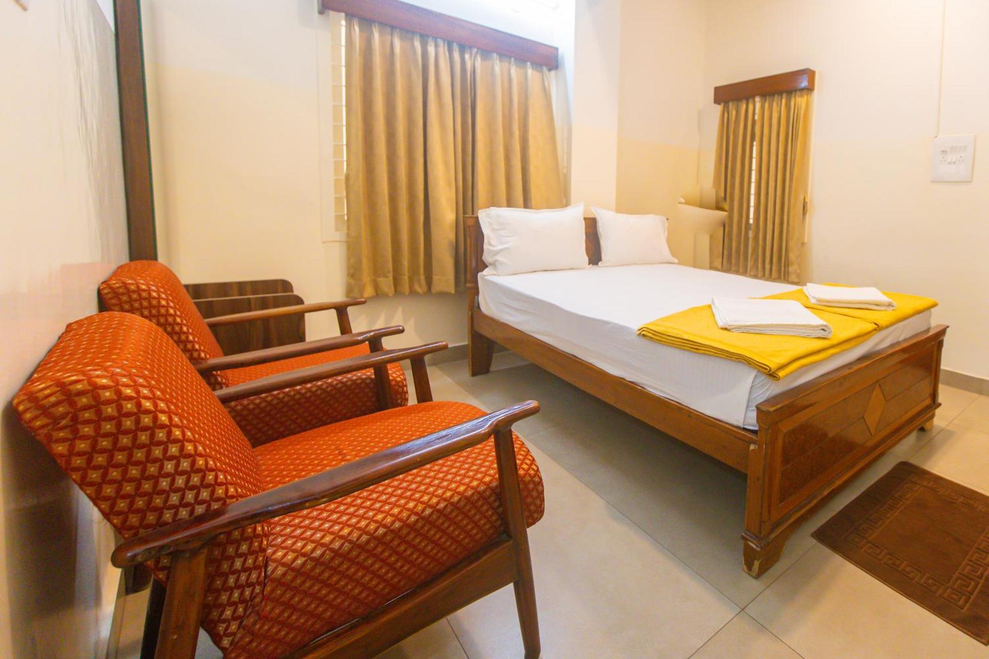 Sri Ramakrishna Hotel Bangalore Exterior photo
